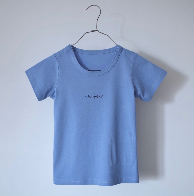 Round neck tee . w snaps (Text on tee: No Fear)