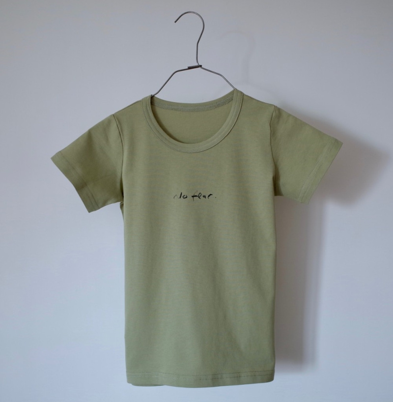 Round neck tee . basic (Text: No Fear)